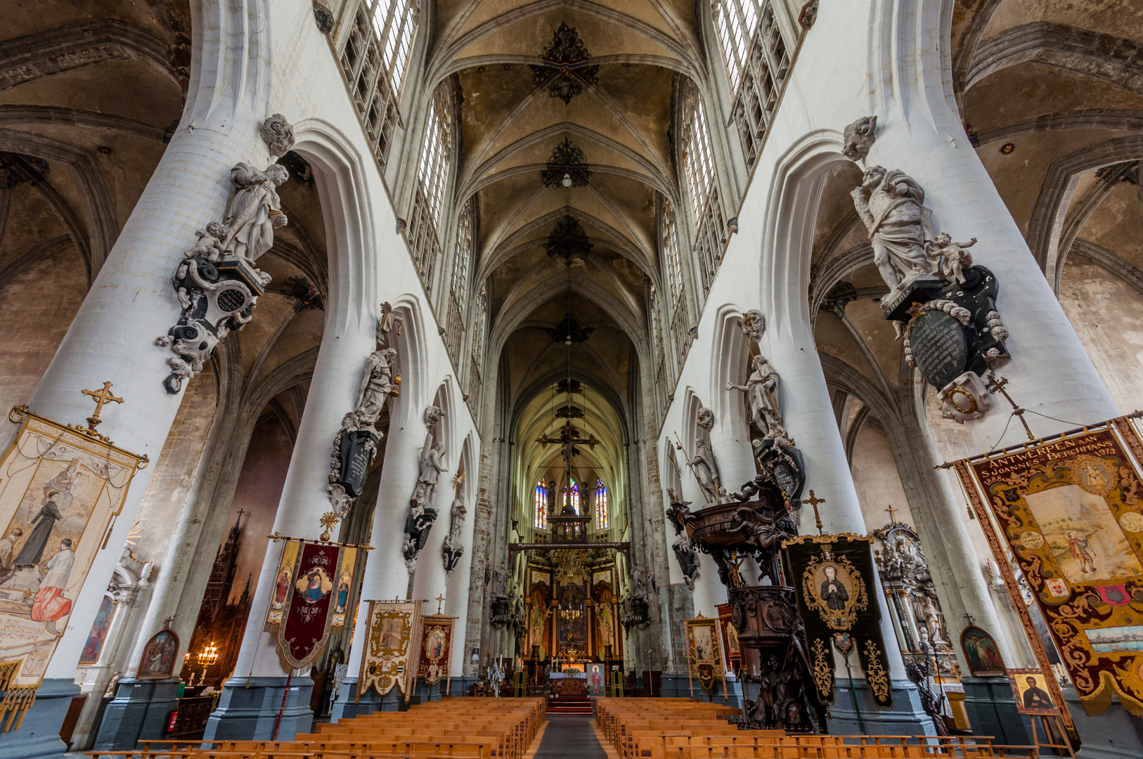 Interieur Sint Sulpitiuskerk